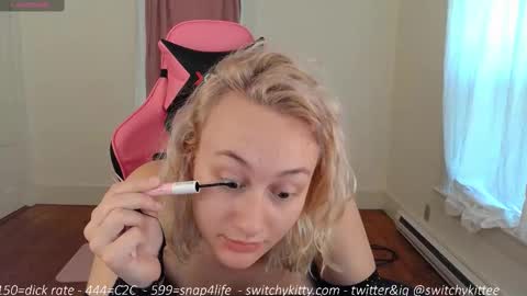 Snapshot of switchykitty chatting on 09-10-25, 07:03 ashley blayde online show from 09-10-25, 07:03