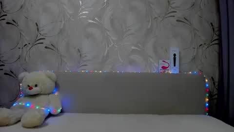 Snapshot of swweetangel chatting on 02-09-25, 01:33 Ana online show from 02-09-25, 01:33