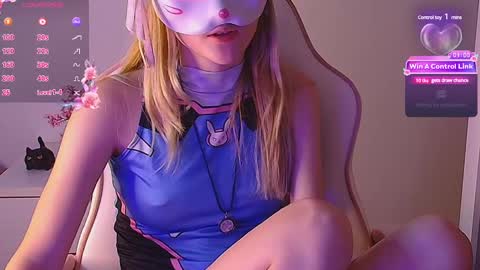 Snapshot of sydney_max chatting on 02-28-25, 02:20 Milena online show from 02-28-25, 02:20