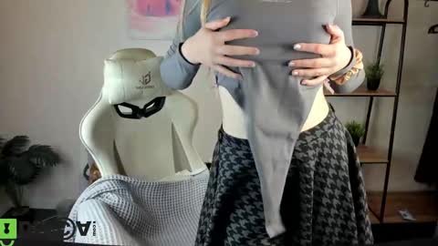 Sylvia online show from 10-15-25, 09:31