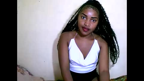 Snapshot of sylviasexy27 chatting on 12-04-24, 05:38 sylviasexy27 online show from 12-04-24, 05:38