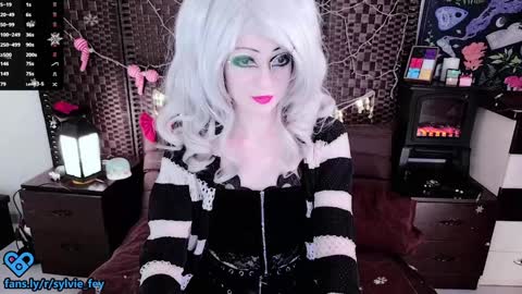 Sylvie online show from 01-03-25, 02:43