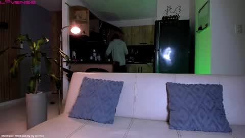 Snapshot of symonprince chatting on 10-08-25, 08:17 420 Forever online show from 10-08-25, 08:17