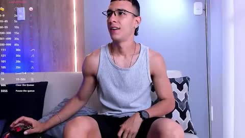 Snapshot of symonprince chatting on 11-24-25, 12:27 420 Forever online show from 11-24-25, 12:27