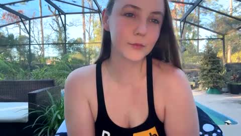 Snapshot of syndica chatting on 01-25-25, 09:46 Jennah online show from 01-25-25, 09:46