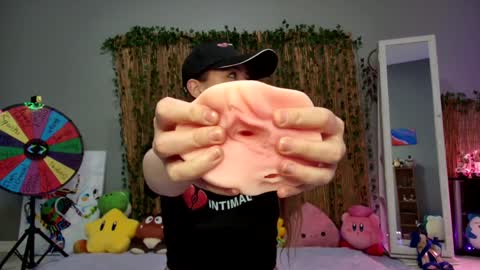 Snapshot of syndica chatting on 03-12-25, 10:39 Jennah online show from 03-12-25, 10:39