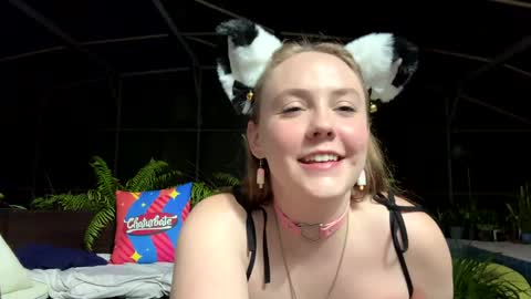 Snapshot of syndica chatting on 10-08-25, 11:35 Jennah online show from 10-08-25, 11:35