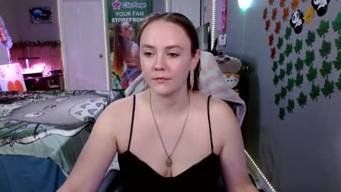 Snapshot of syndica chatting on 11-16-25, 02:06 Jennah online show from 11-16-25, 02:06
