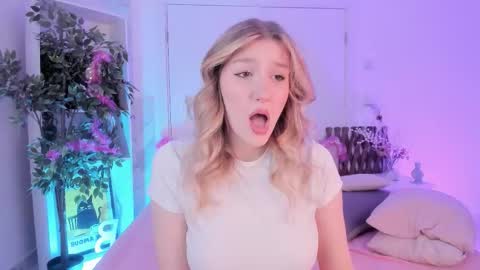 Snapshot of synrix chatting on 01-18-26, 07:23 Ellie online show from 01-18-26, 07:23