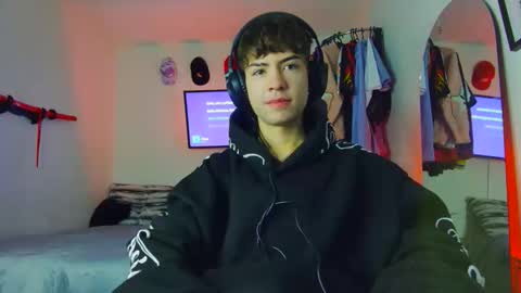 TONER online show from 10-24-25, 01:46