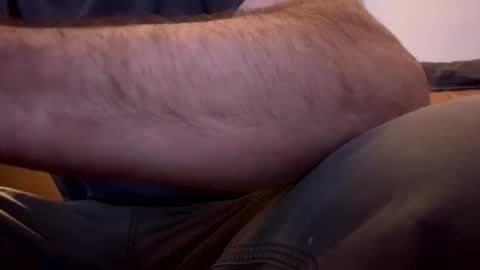 Snapshot of t265h chatting on 10-12-25, 11:04 tRex online show from 10-12-25, 11:04