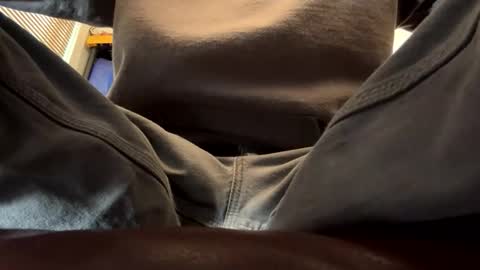 Snapshot of t265h chatting on 10-22-25, 05:24 tRex online show from 10-22-25, 05:24