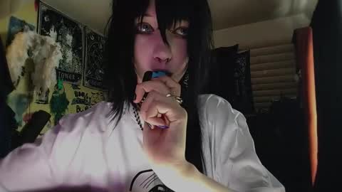 Snapshot of tabethashempert chatting on 02-10-26, 11:36 Lina online show from 02-10-26, 11:36