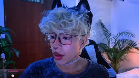 taichi online show from 10-17-25, 01:57