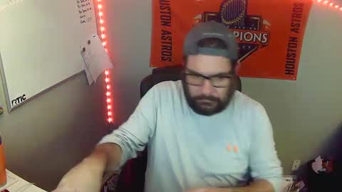 Snapshot of taintnuzzler_13 chatting on 02-11-25, 06:40 TaintNuzzler online show from 02-11-25, 06:40