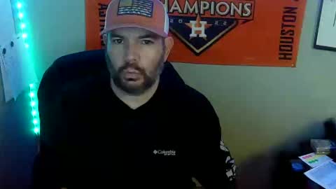 Snapshot of taintnuzzler_13 chatting on 02-19-25, 09:03 TaintNuzzler online show from 02-19-25, 09:03