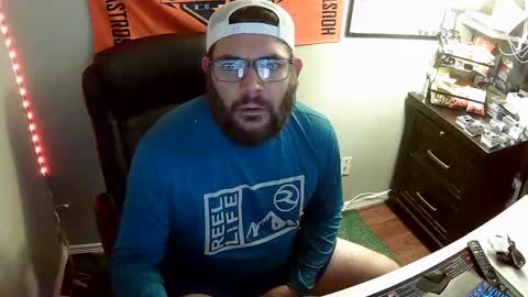 Snapshot of taintnuzzler_13 chatting on 09-17-25, 10:50 TaintNuzzler online show from 09-17-25, 10:50