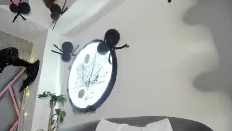 Snapshot of taisha_florez chatting on 10-17-25, 12:58 taisha online show from 10-17-25, 12:58