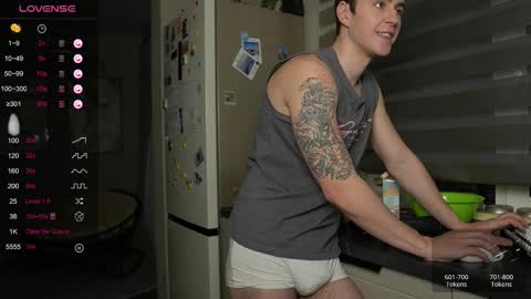 Snapshot of taisonbrownx chatting on 11-06-25, 03:51 Taison online show from 11-06-25, 03:51