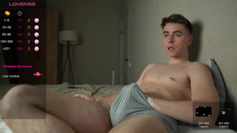 Snapshot of taisonbrownx chatting on 11-15-25, 08:05 Taison online show from 11-15-25, 08:05