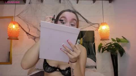 Snapshot of taissa_ chatting on 11-01-25, 04:31 Taissa online show from 11-01-25, 04:31