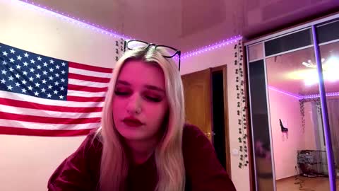 Mia online show from 03-02-26, 05:20