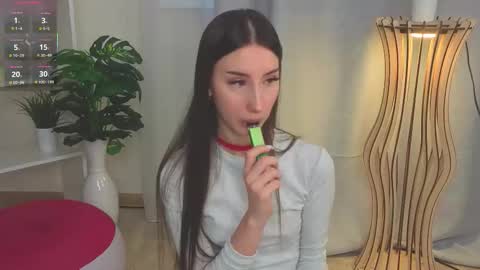 Snapshot of taitechubb chatting on 10-25-25, 04:20 taitechubb online show from 10-25-25, 04:20