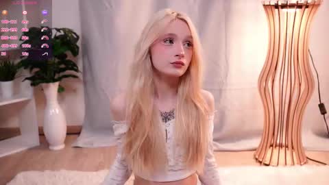 Snapshot of taitechubb chatting on 11-22-25, 04:28 taitechubb online show from 11-22-25, 04:28