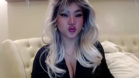 Snapshot of takemeinheaven1 chatting on 02-16-25, 05:04 Lena online show from 02-16-25, 05:04