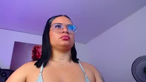 Snapshot of taliana36 chatting on 02-10-25, 01:01 taliana36 online show from 02-10-25, 01:01