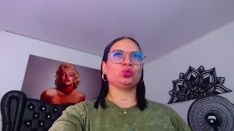 Snapshot of taliana36 chatting on 03-05-25, 01:06 taliana36 online show from 03-05-25, 01:06