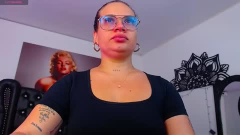 Snapshot of taliana36 chatting on 10-16-25, 12:17 taliana36 online show from 10-16-25, 12:17