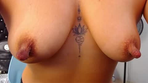 taliana36 online show from 11-11-25, 01:33