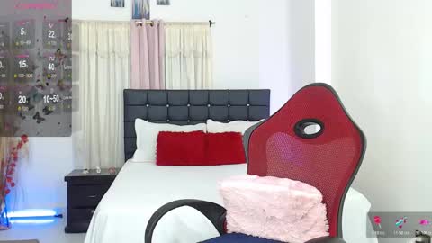 taliana  modelo independiente online show from 12-15-25, 01:10