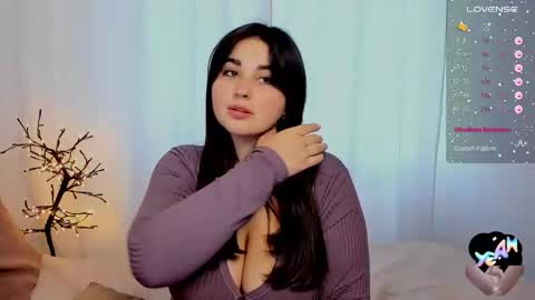 Snapshot of talla_la chatting on 10-16-25, 10:16 Talla online show from 10-16-25, 10:16