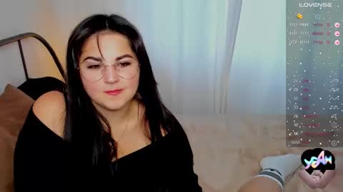 Snapshot of talla_la chatting on 10-27-25, 12:09 Talla online show from 10-27-25, 12:09