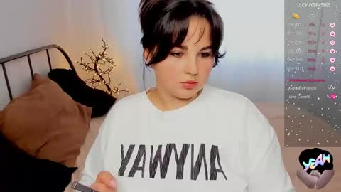 Snapshot of talla_la chatting on 10-29-25, 12:51 Talla online show from 10-29-25, 12:51