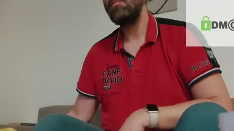 Snapshot of tallboy77eu chatting on 12-23-24, 12:03 Aligator online show from 12-23-24, 12:03