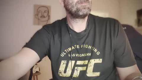 Snapshot of tallboy77eu chatting on 01-11-25, 09:46 Aligator online show from 01-11-25, 09:46