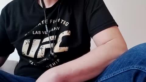 Snapshot of tallboy77eu chatting on 03-04-25, 07:08 Aligator online show from 03-04-25, 07:08