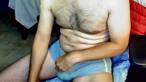 Snapshot of talltannhandsome chatting on 09-21-25, 12:40 talltannhandsome online show from 09-21-25, 12:40