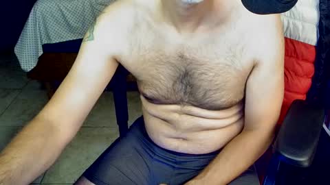 Snapshot of talltannhandsome chatting on 09-24-25, 04:05 talltannhandsome online show from 09-24-25, 04:05
