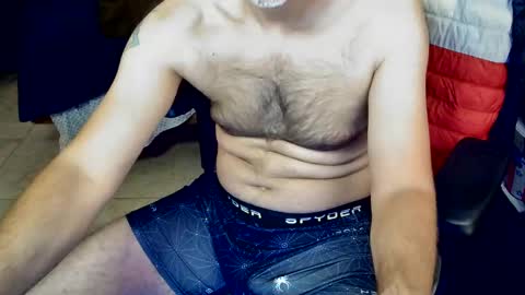 Snapshot of talltannhandsome chatting on 10-03-25, 12:13 talltannhandsome online show from 10-03-25, 12:13