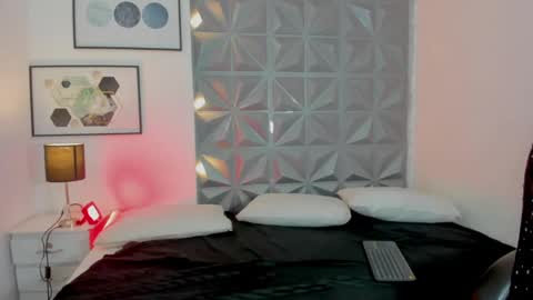 tamara_rouse57 online show from 09-30-25, 06:07