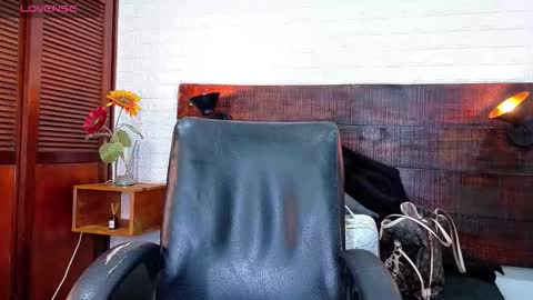 Snapshot of tamara_sanz1 chatting on 11-23-25, 10:48 online show from 11-23-25, 10:48