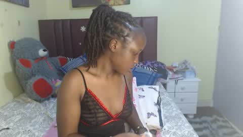 Snapshot of tamela_1 chatting on 11-05-25, 05:40 tamela online show from 11-05-25, 05:40