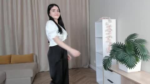 Snapshot of tamelakowald chatting on 11-24-25, 04:29 my name is Tamela online show from 11-24-25, 04:29