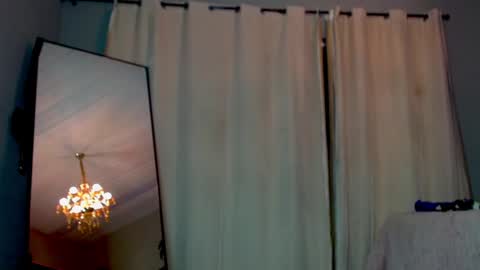 Snapshot of tamiriscampos chatting on 10-18-25, 09:48 BrazilianFIT online show from 10-18-25, 09:48