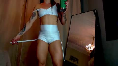 Snapshot of tamiriscampos chatting on 10-25-25, 11:21 BrazilianFIT online show from 10-25-25, 11:21