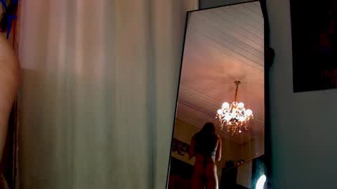 Snapshot of tamiriscampos chatting on 11-06-25, 11:55 BrazilianFIT online show from 11-06-25, 11:55